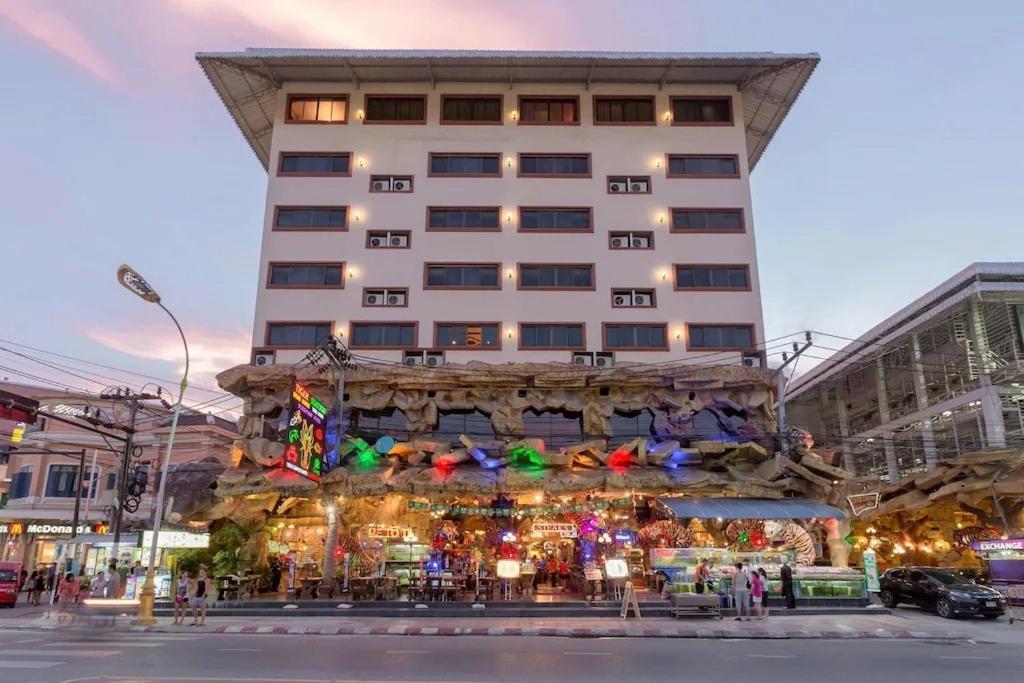 Tiger Complex By Eyg Hotell Patong Eksteriør bilde